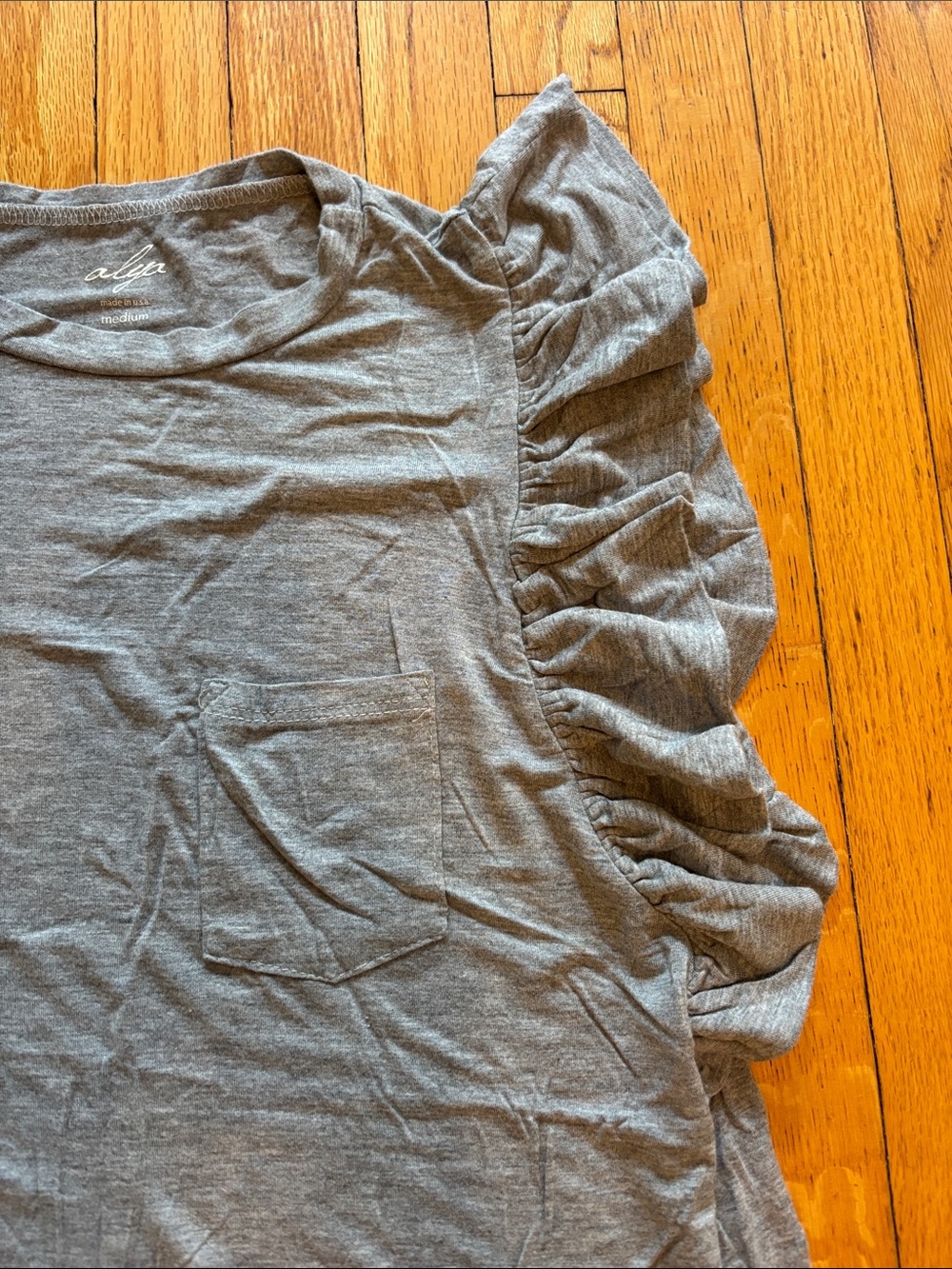 Alya Gray Ruffle Sleeve Crewneck Tee tank size medium - Picture 4 of 4